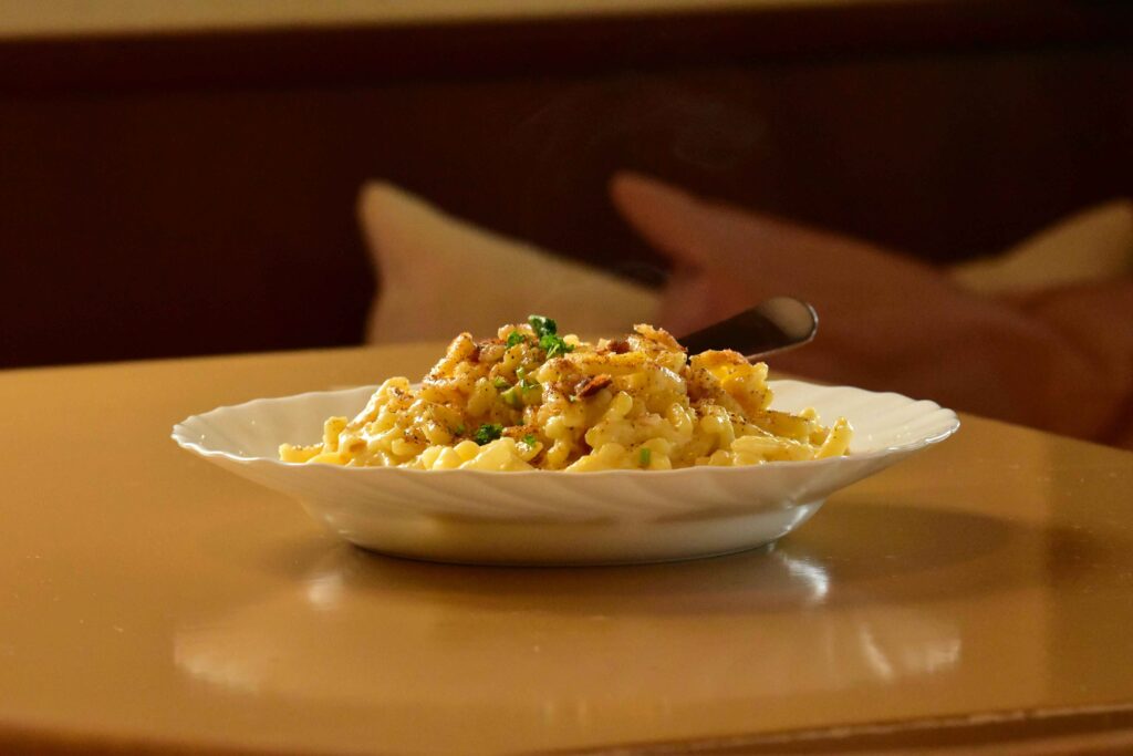 Macaroni served on a plate