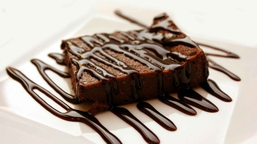 Brownie served in a plate