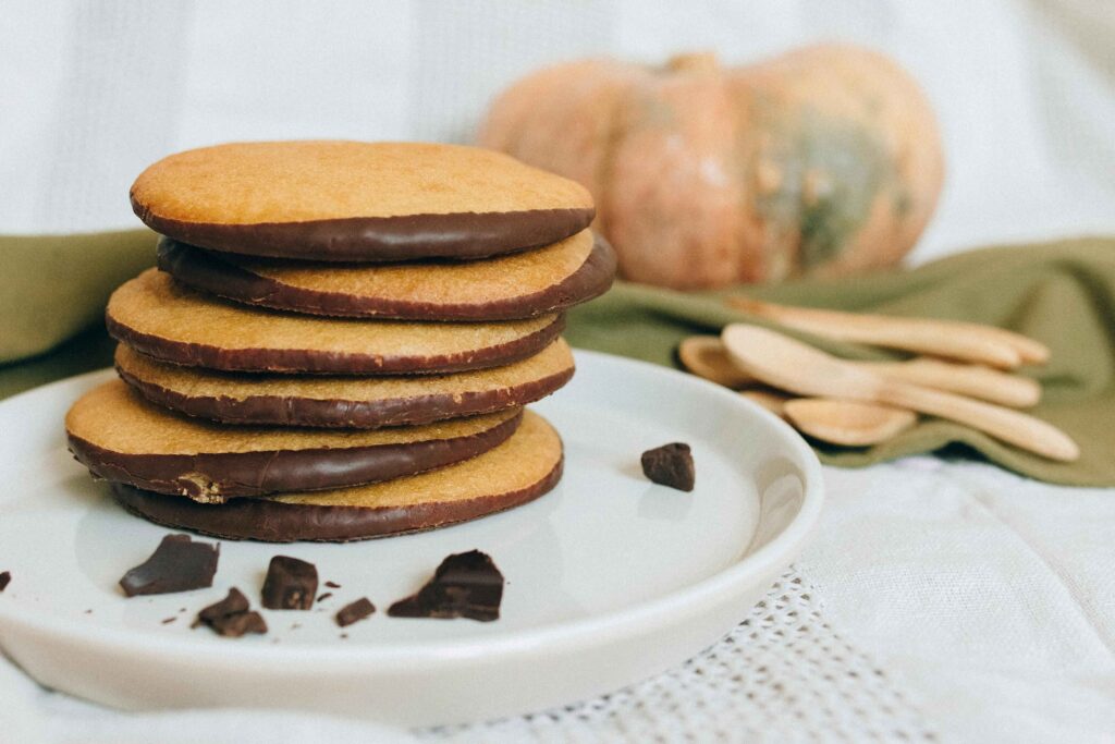 pexels-n-voitkevich-5377567 (1) Pumpkin Pancake serves on a white plate