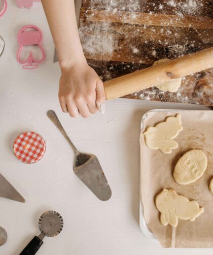 Easter Cookie is being made