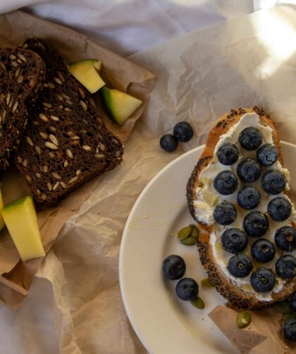 Mango Bread serves with mango slice