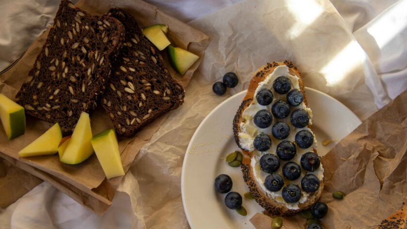 Mango Bread serves with mango slice