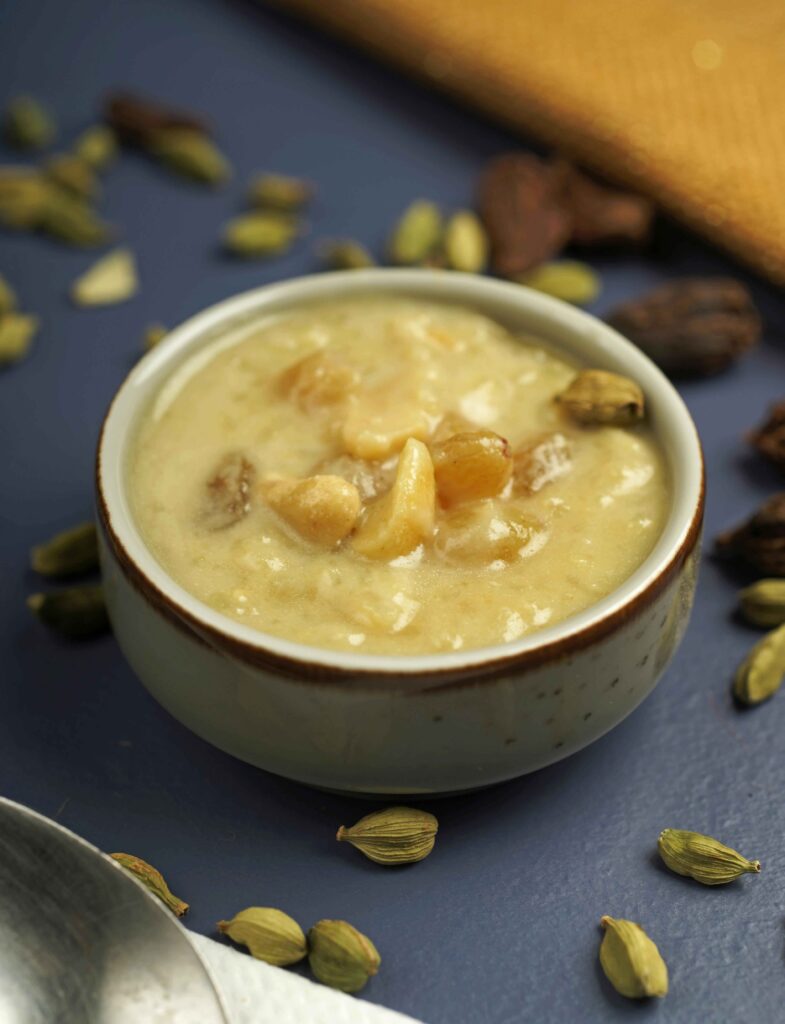 Gur ki Kheer served in a bowl