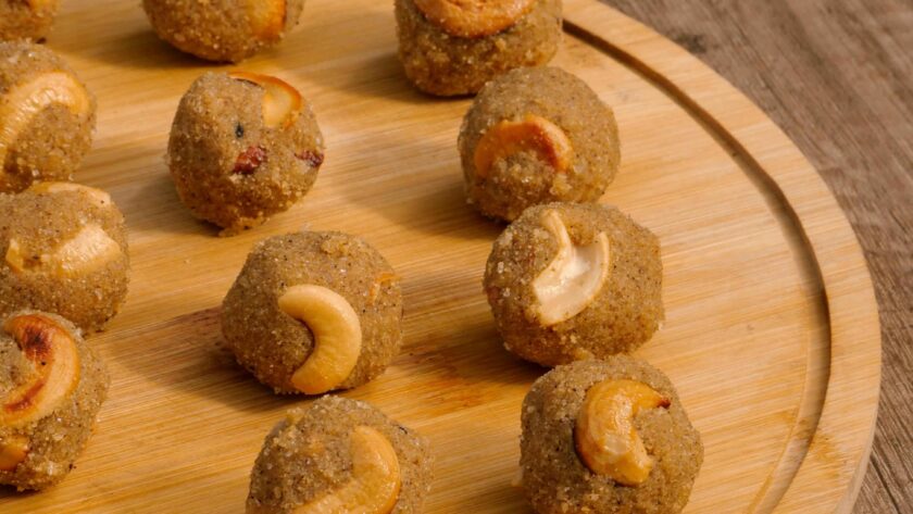 Gond ke Ladoo served on a tray